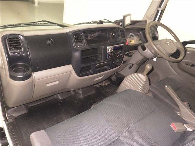 Nissan ATLAS 2010 7057780-4