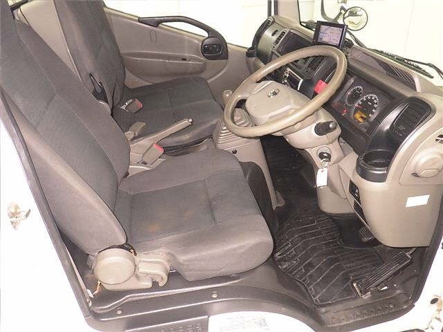 Nissan ATLAS 2010 7057780-5