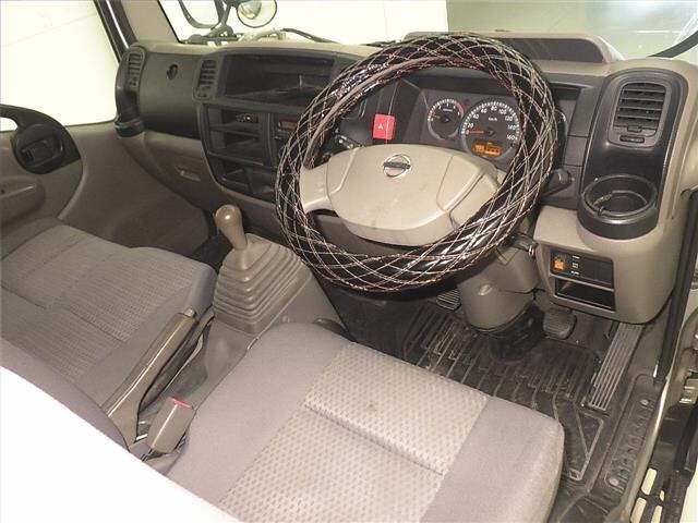 Nissan ATLAS 2009 7057858-3