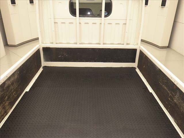 Nissan ATLAS 2013 7057976-7