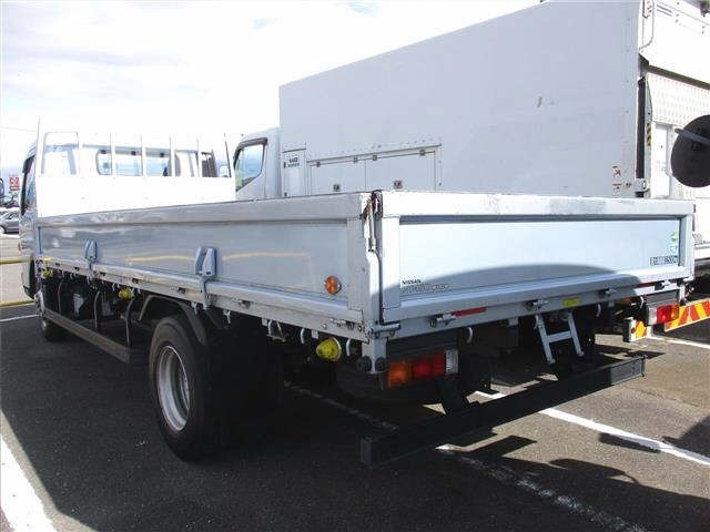Nissan ATLAS 2021 7058062-1