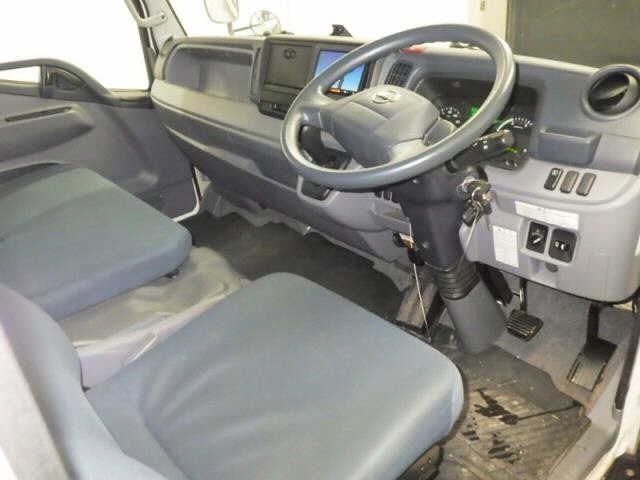 Nissan ATLAS 2014 7058212-3
