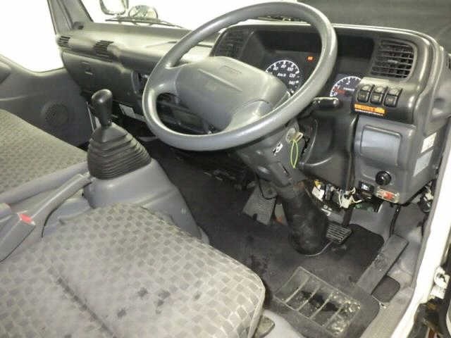 Nissan ATLAS 2008 7058245-3