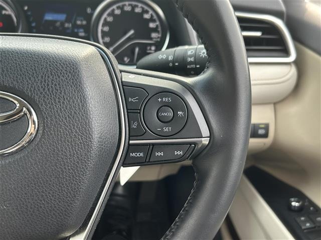 Toyota CAMRY 2017 7051174-12