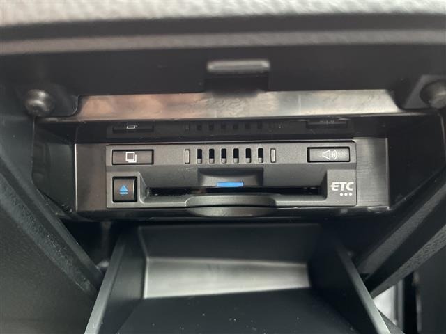 Toyota CAMRY 2021 7051229-19