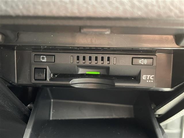 Toyota CAMRY 2021 7051388-16