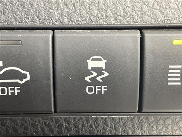 Toyota CAMRY 2017 7051432-3