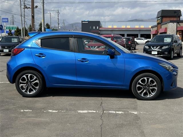 Mazda DEMIO 2016 7042157-4