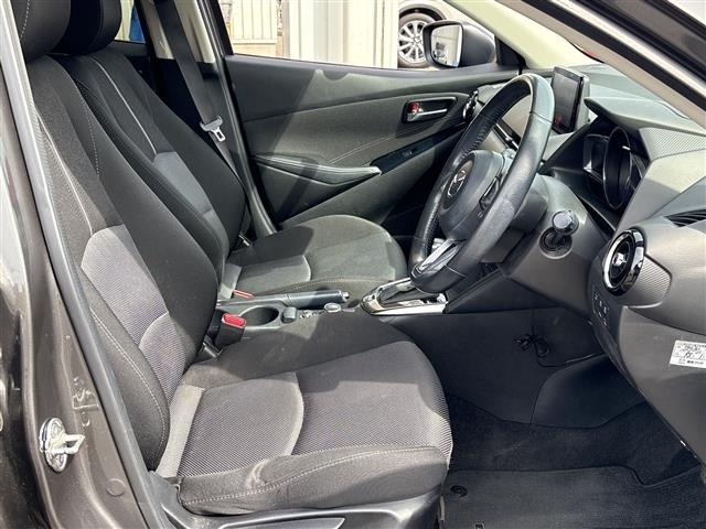Mazda DEMIO 2018 7042198-2