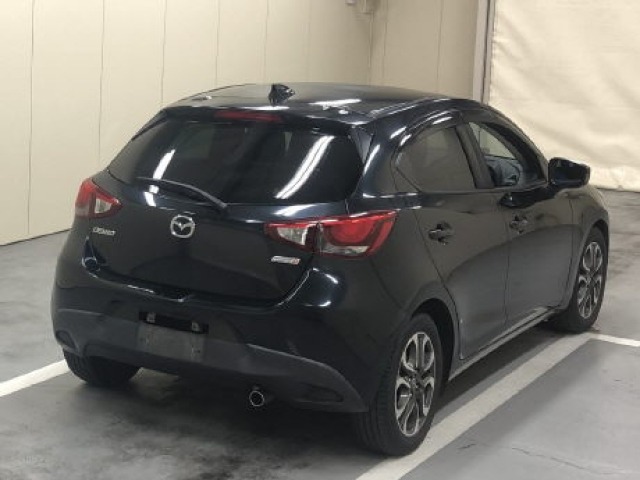 Mazda DEMIO 2016 7042897-3