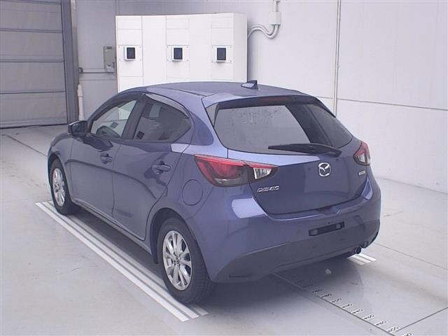Mazda DEMIO 2017 7042916-1