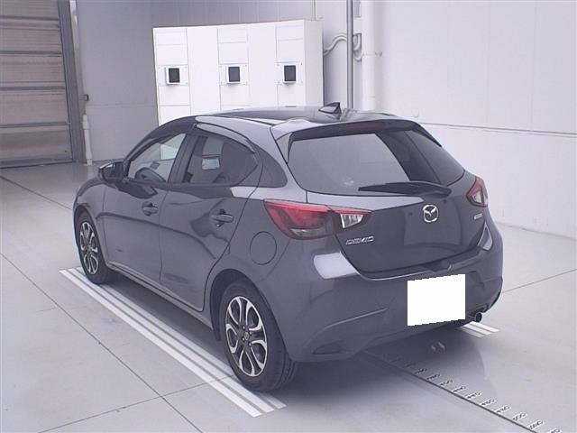 Mazda DEMIO 2016 7042920-1