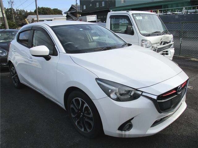 Mazda DEMIO 2014 7042940-0