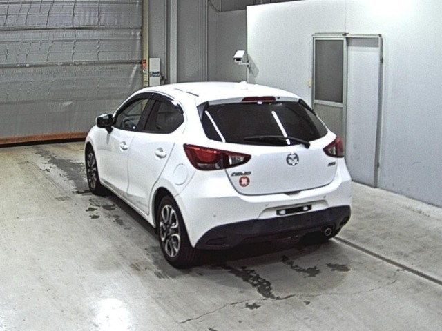 Mazda DEMIO 2018 7042959-1