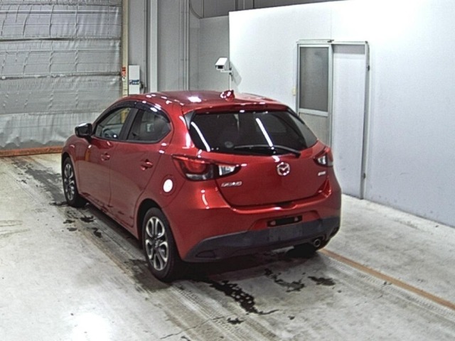 Mazda DEMIO 2016 7042980-1