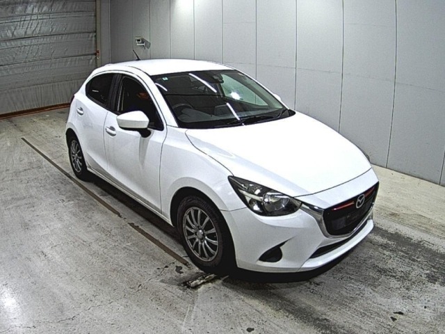Mazda DEMIO 2016 7043001-0