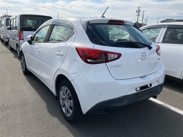 Mazda DEMIO 2019 7043010-1