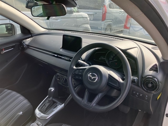 Mazda DEMIO 2019 7043010-3