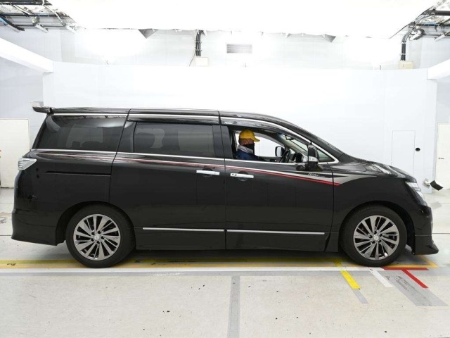 Nissan ELGRAND 2019 7044390-3