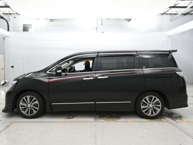 Nissan ELGRAND 2019 7044390-4