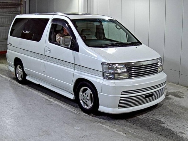 Nissan ELGRAND 2000 7044428-0