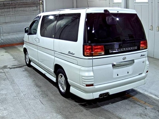 Nissan ELGRAND 2000 7044428-1
