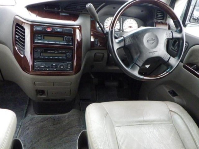 Nissan ELGRAND 2000 7044428-3