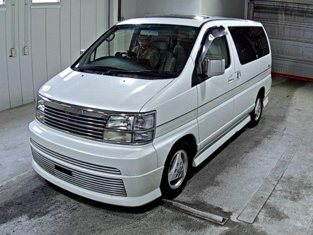 Nissan ELGRAND 2000 7044428-4
