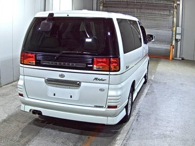 Nissan ELGRAND 2000 7044428-5