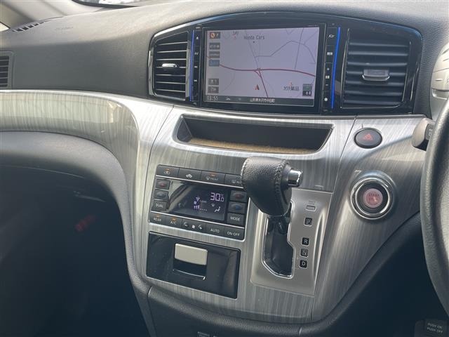 Nissan ELGRAND 2014 7044447-1