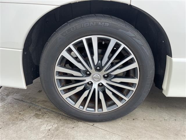 Nissan ELGRAND 2017 7044473-1