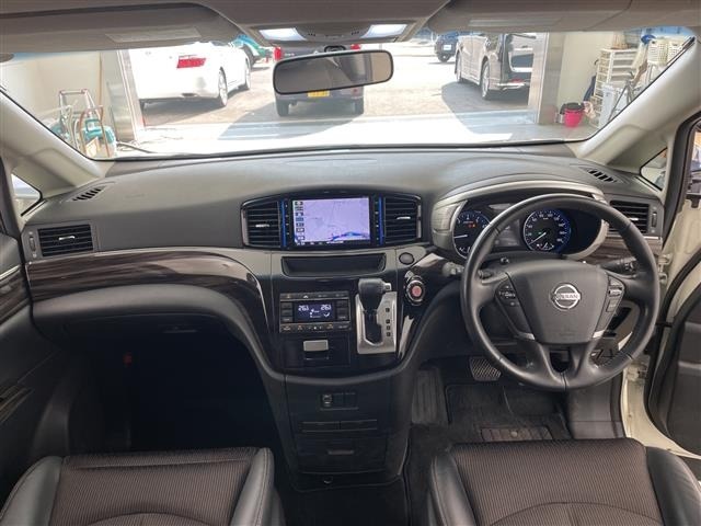 Nissan ELGRAND 2017 7044473-14