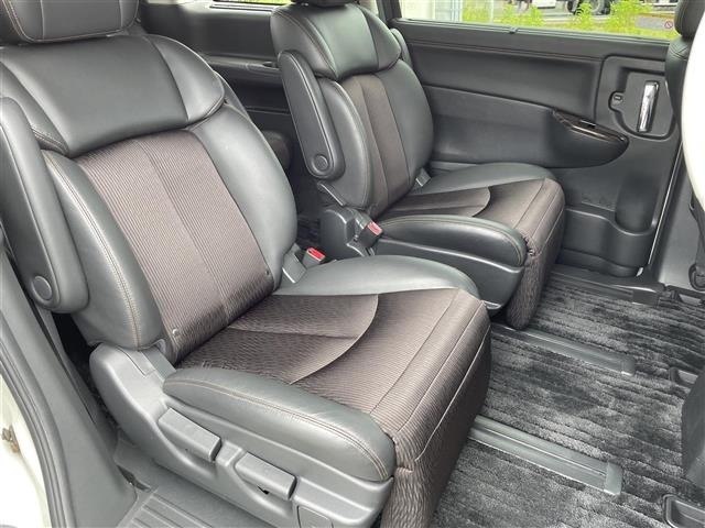 Nissan ELGRAND 2018 7044475-11