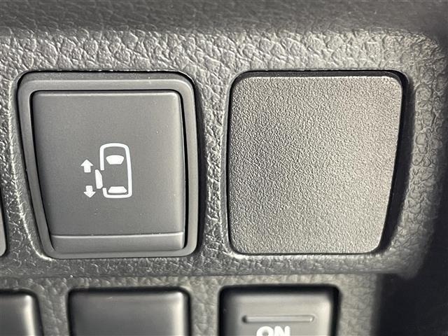 Nissan ELGRAND 2018 7044475-3