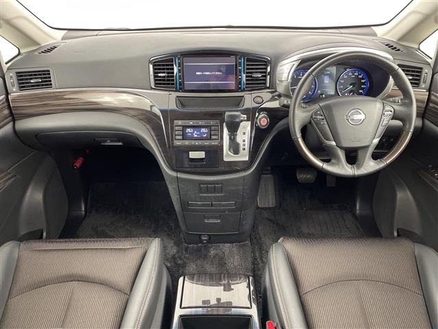Nissan ELGRAND 2017 7044495-14