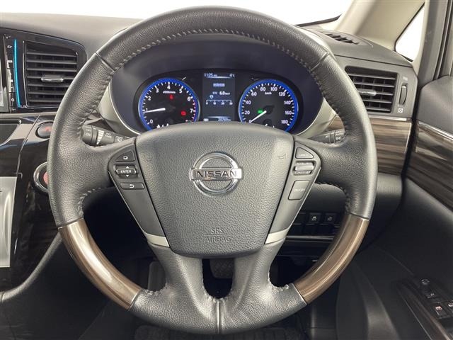 Nissan ELGRAND 2017 7044495-5