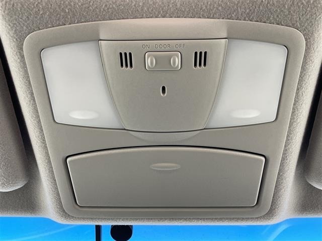 Nissan ELGRAND 2017 7044495-6