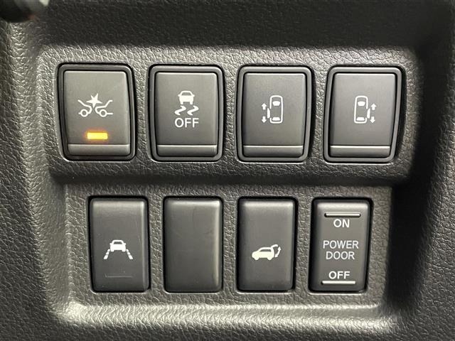 Nissan ELGRAND 2020 7044497-4