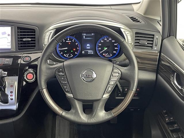 Nissan ELGRAND 2020 7044497-5
