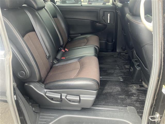 Nissan ELGRAND 2011 7044541-21