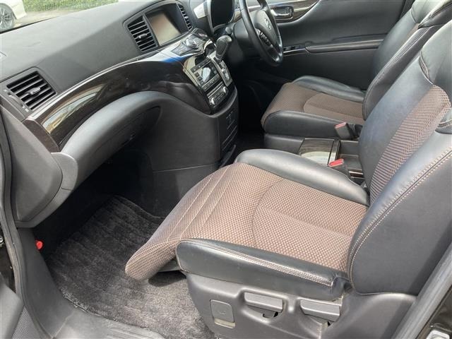 Nissan ELGRAND 2011 7044541-6