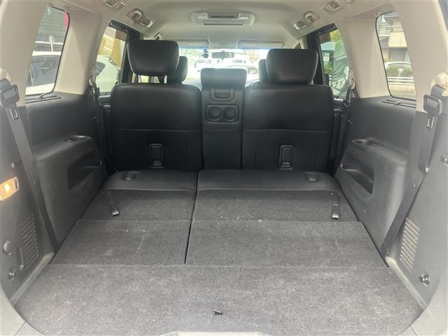 Nissan ELGRAND 2011 7044541-7