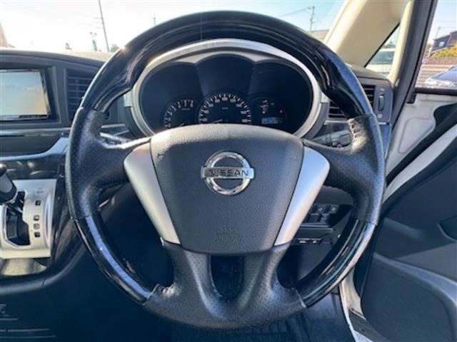 Nissan ELGRAND 2013 7044551-9
