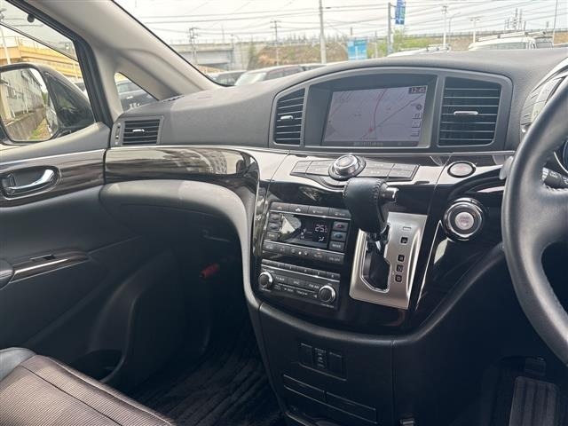 Nissan ELGRAND 2017 7044552-5