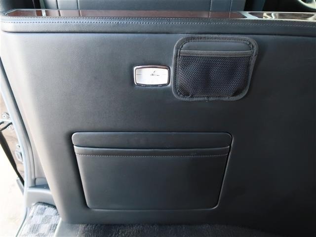Nissan ELGRAND 2011 7044560-17