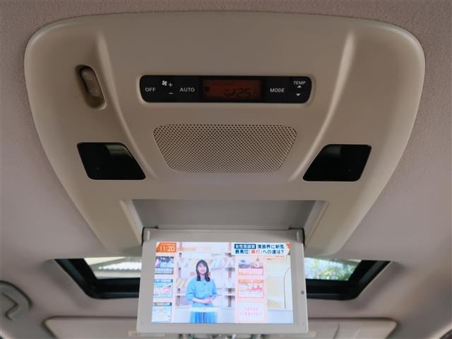 Nissan ELGRAND 2011 7044560-19