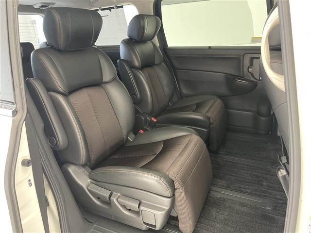 Nissan ELGRAND 2016 7044561-11