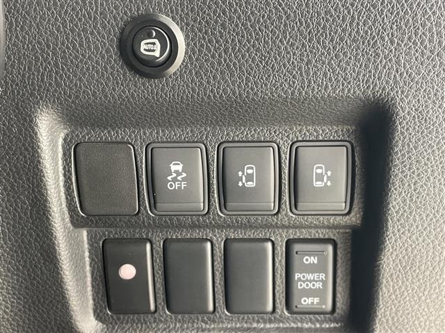 Nissan ELGRAND 2016 7044561-21