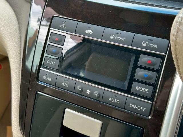 Nissan ELGRAND 2010 7044573-18