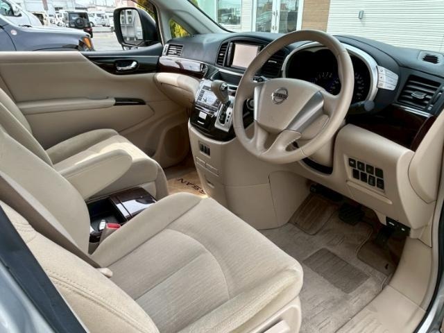 Nissan ELGRAND 2010 7044573-2